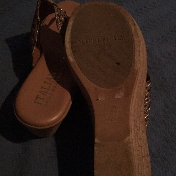 Shoes, Flip Flop Style. - Picture 4 of 4